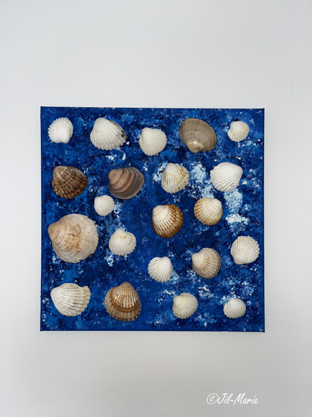 Deep Blue Ocean With Shells (40x40x2cm)